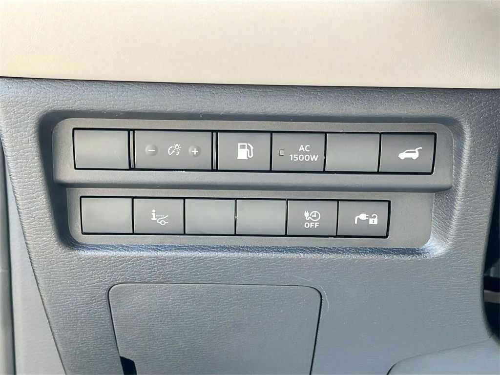 2025 Mitsubishi Outlander PHEV Base