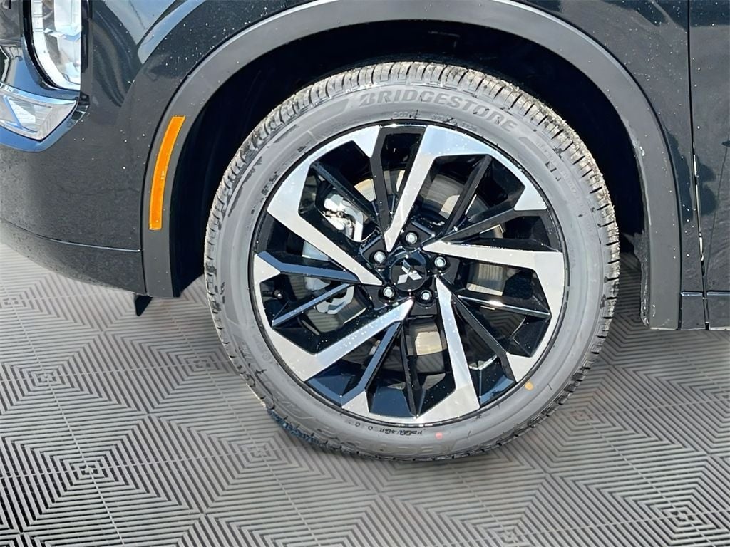 2025 Mitsubishi Outlander PHEV Base