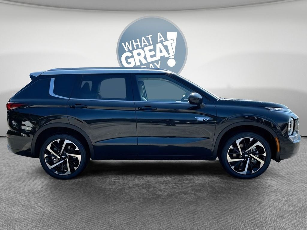 2025 Mitsubishi Outlander PHEV Base