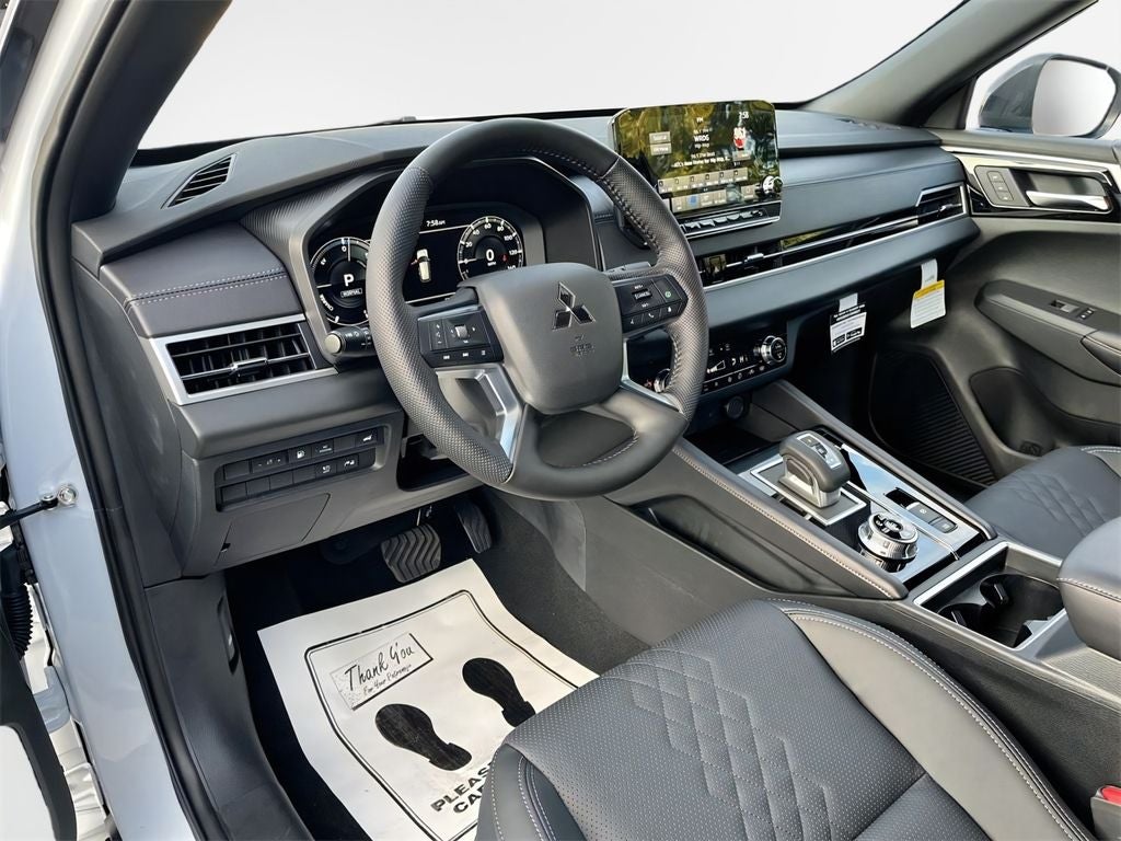 2025 Mitsubishi Outlander PHEV Base