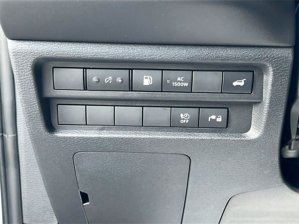 2025 Mitsubishi Outlander PHEV Base