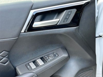 2025 Mitsubishi Outlander PHEV Base