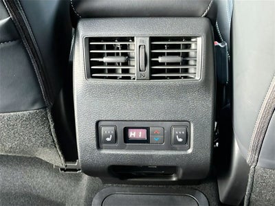 2025 Mitsubishi Outlander PHEV Base