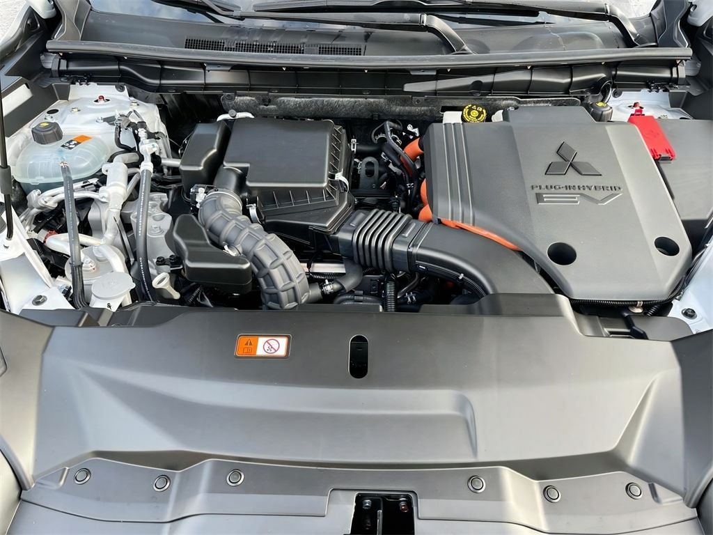 2025 Mitsubishi Outlander PHEV Base