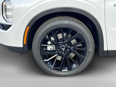 2025 Mitsubishi Outlander PHEV Base