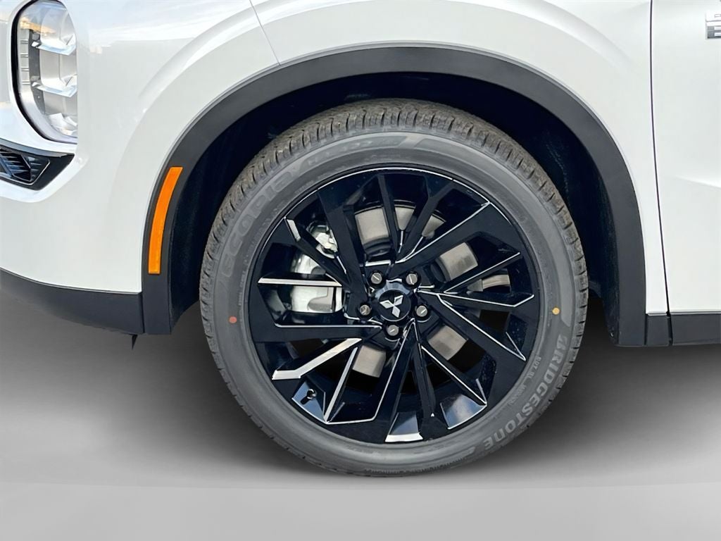 2025 Mitsubishi Outlander PHEV Base