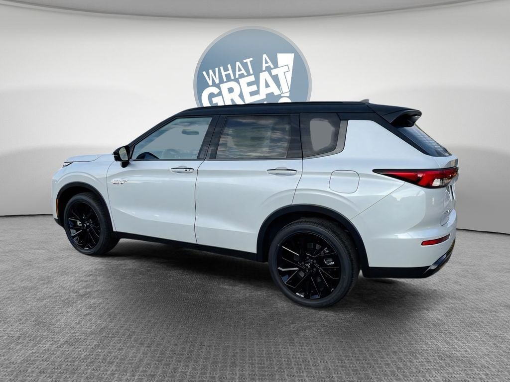 2025 Mitsubishi Outlander PHEV Base