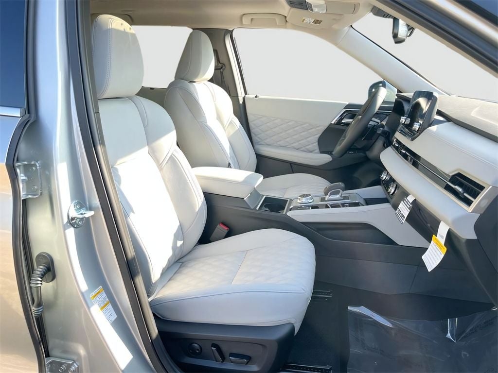 2025 Mitsubishi Outlander PHEV SEL