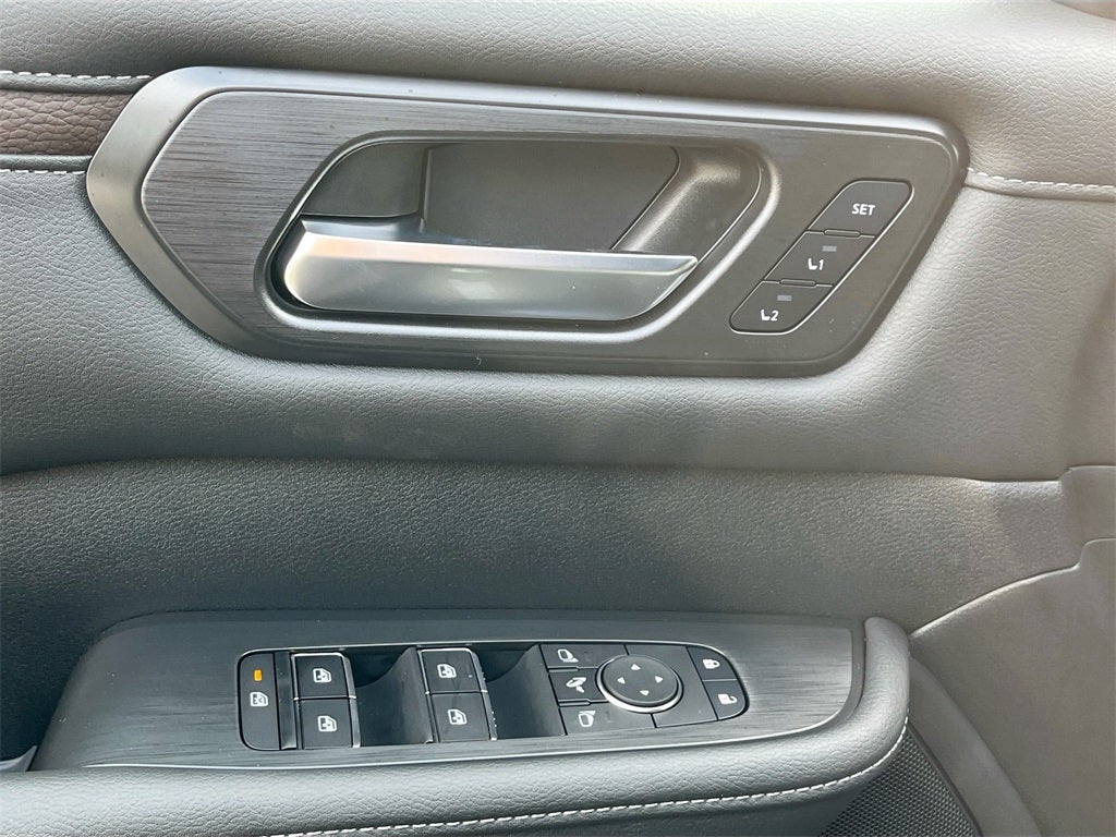 2025 Nissan Armada SL