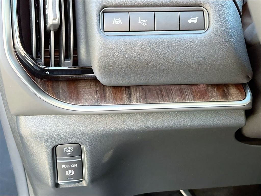 2025 Nissan Armada Platinum