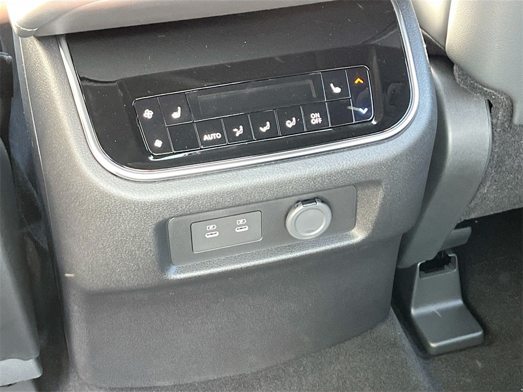 2025 Nissan Armada Platinum