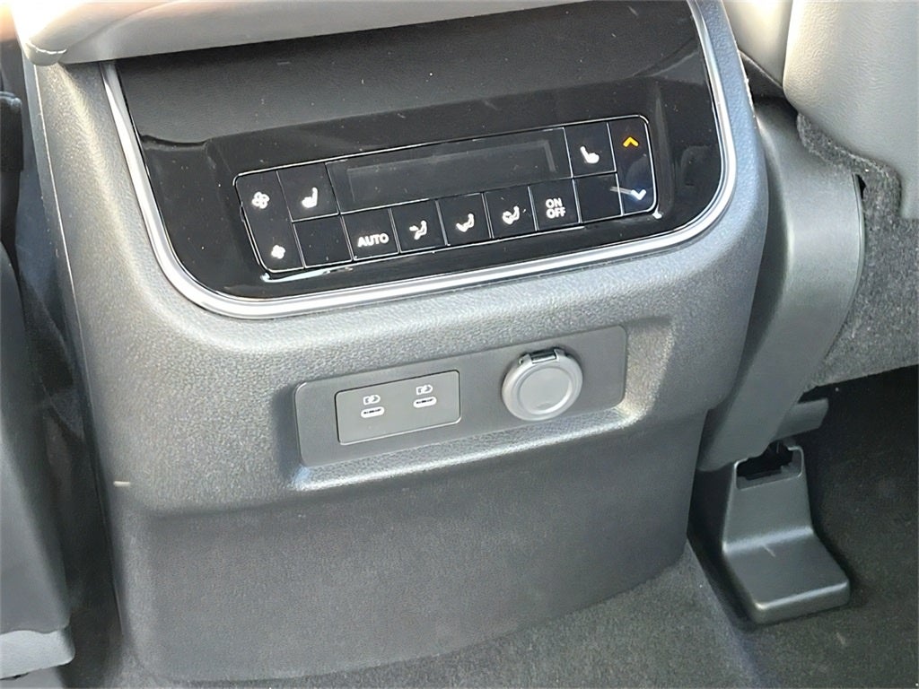 2025 Nissan Armada Platinum