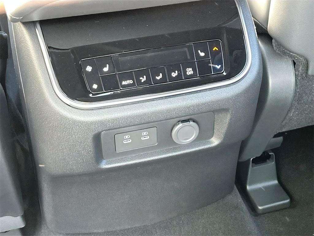 2025 Nissan Armada Platinum