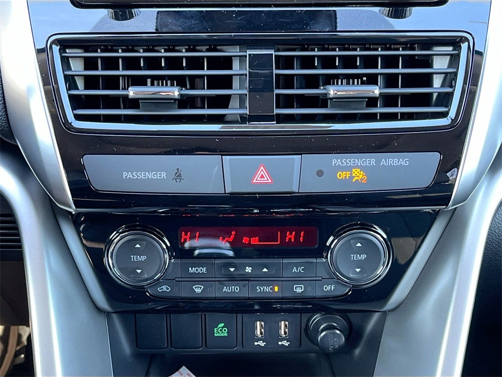 2026 Mitsubishi Eclipse Cross SE Panoramic Sunroof Package