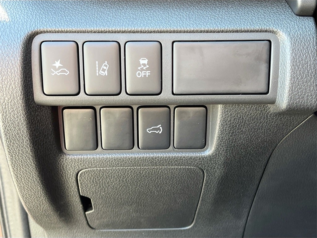 2026 Mitsubishi Eclipse Cross SE Panoramic Sunroof Package