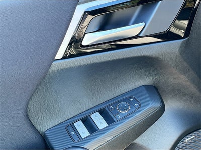 2025 Mitsubishi Outlander ES