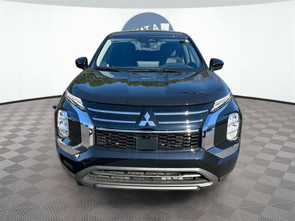 2025 Mitsubishi Outlander ES