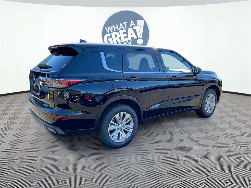 2025 Mitsubishi Outlander ES