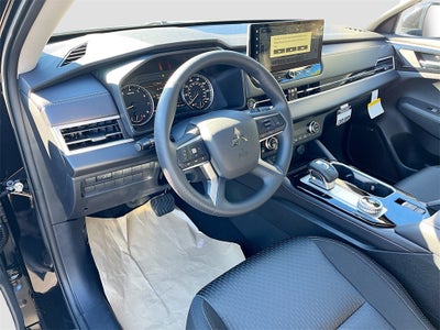 2025 Mitsubishi Outlander ES