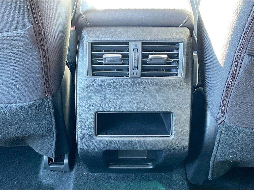 2025 Mitsubishi Outlander ES