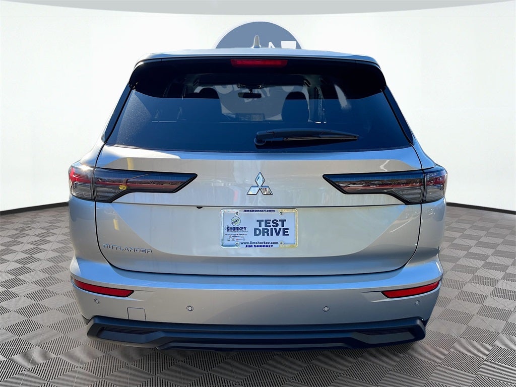 2025 Mitsubishi Outlander ES