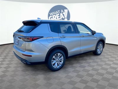 2025 Mitsubishi Outlander ES
