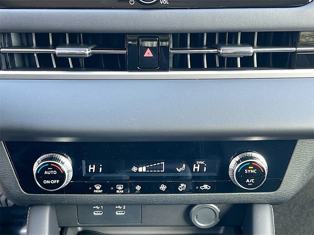 2025 Mitsubishi Outlander ES