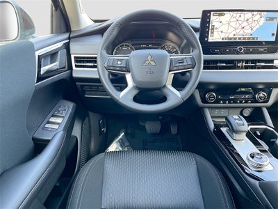 2025 Mitsubishi Outlander ES