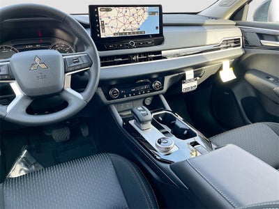 2025 Mitsubishi Outlander ES