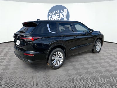 2025 Mitsubishi Outlander ES