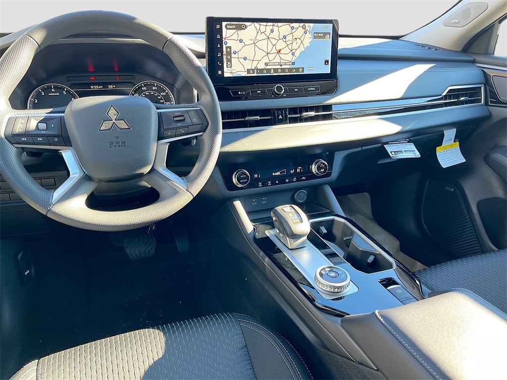 2025 Mitsubishi Outlander ES