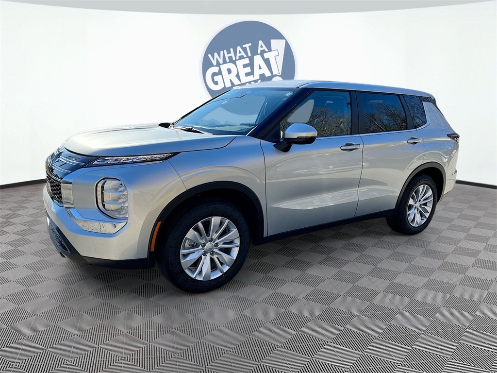 2025 Mitsubishi Outlander ES