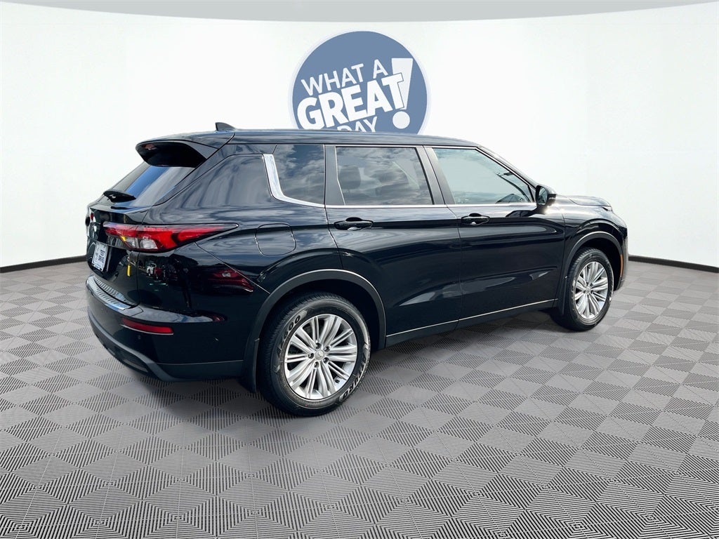 2024 Mitsubishi Outlander ES