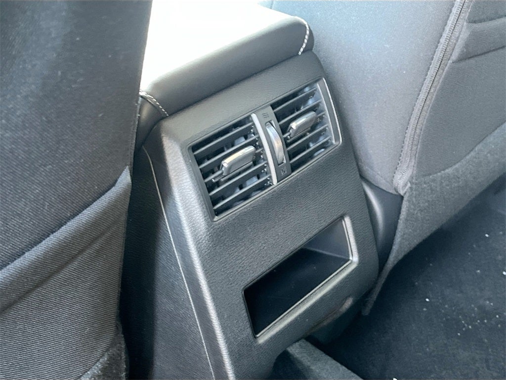 2025 Mitsubishi Outlander ES