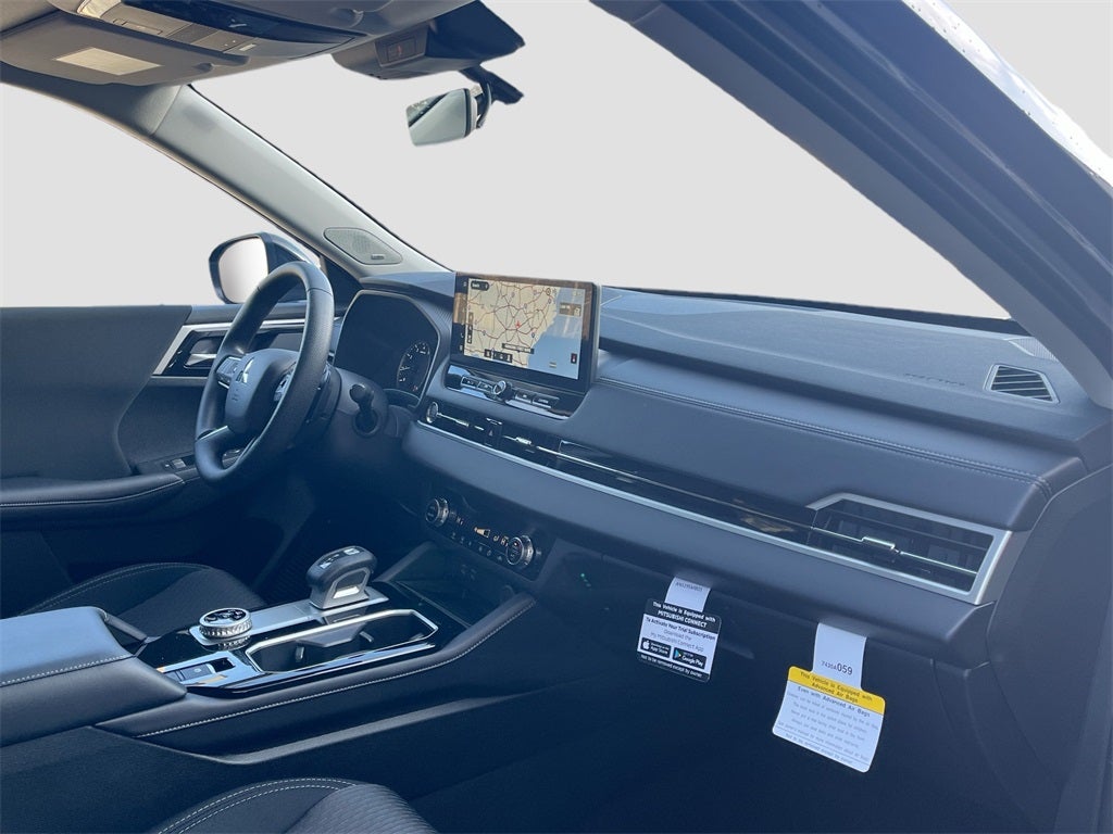 2025 Mitsubishi Outlander ES