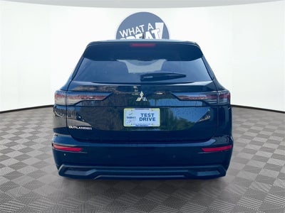 2025 Mitsubishi Outlander ES