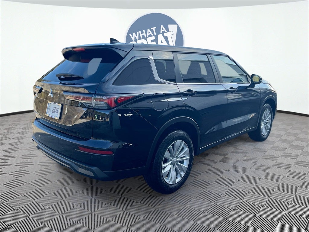 2025 Mitsubishi Outlander ES
