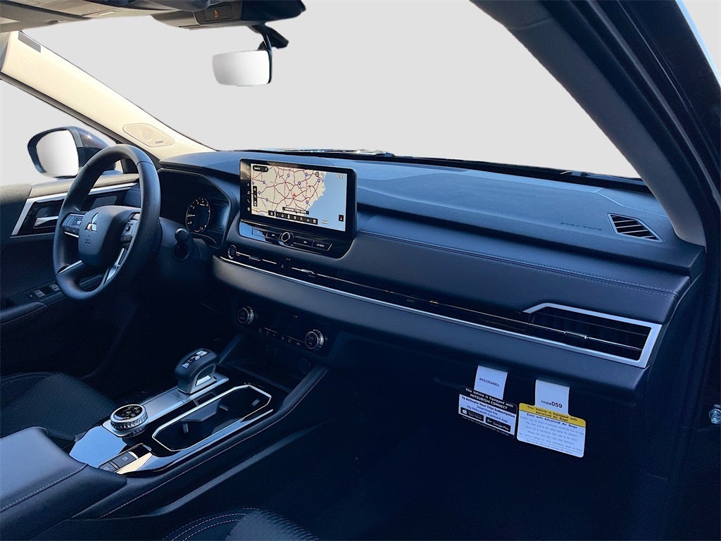 2026 Mitsubishi Outlander ES