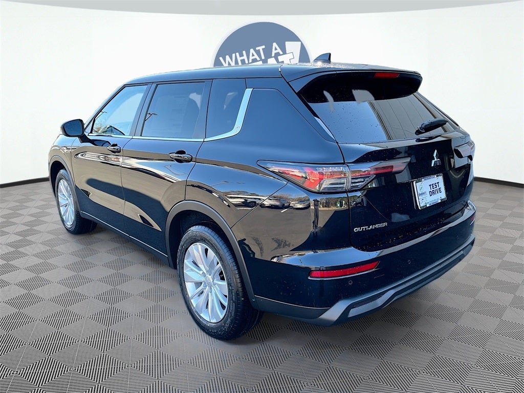 2026 Mitsubishi Outlander ES