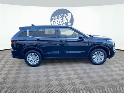 2026 Mitsubishi Outlander ES