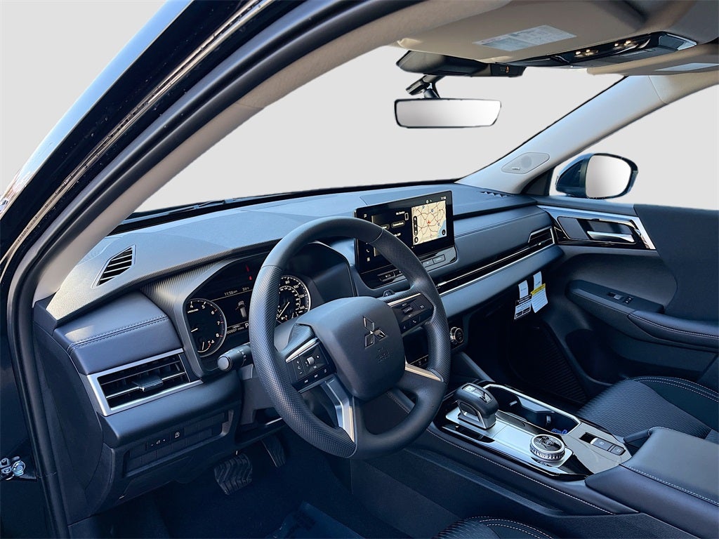 2026 Mitsubishi Outlander ES