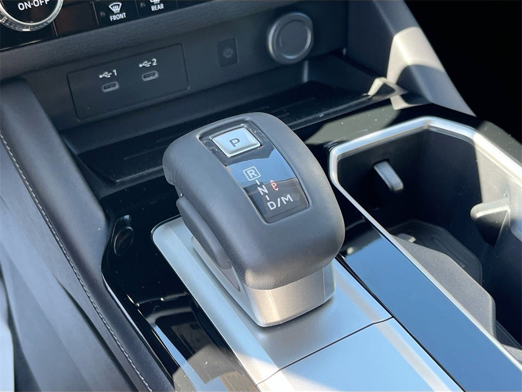 2025 Mitsubishi Outlander SE Tech Package