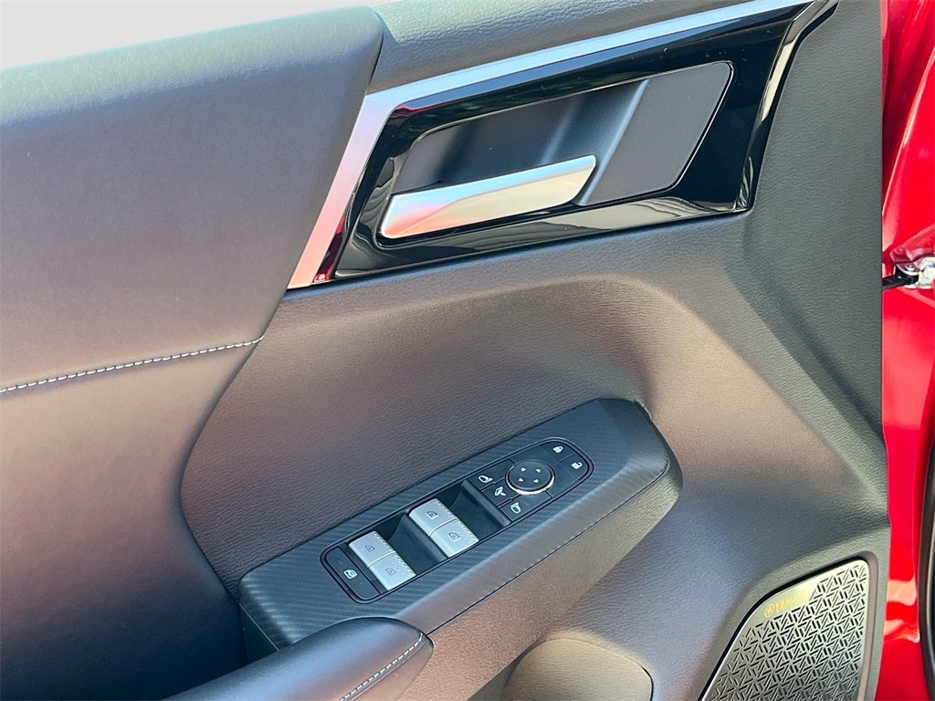 2025 Mitsubishi Outlander SE Tech Package