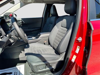 2025 Mitsubishi Outlander SE Tech Package