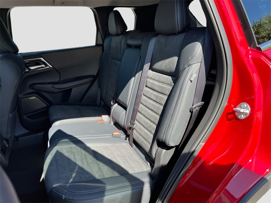 2025 Mitsubishi Outlander SE Tech Package