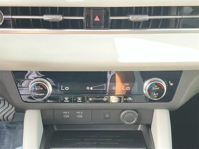 2025 Mitsubishi Outlander SE Tech Package