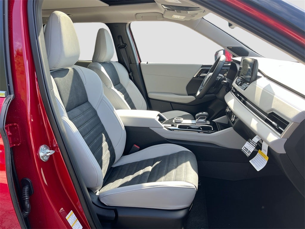 2025 Mitsubishi Outlander SE Tech Package