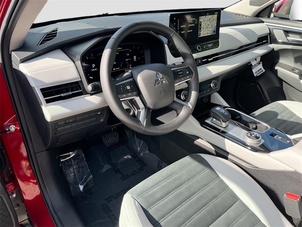 2025 Mitsubishi Outlander SE Tech Package