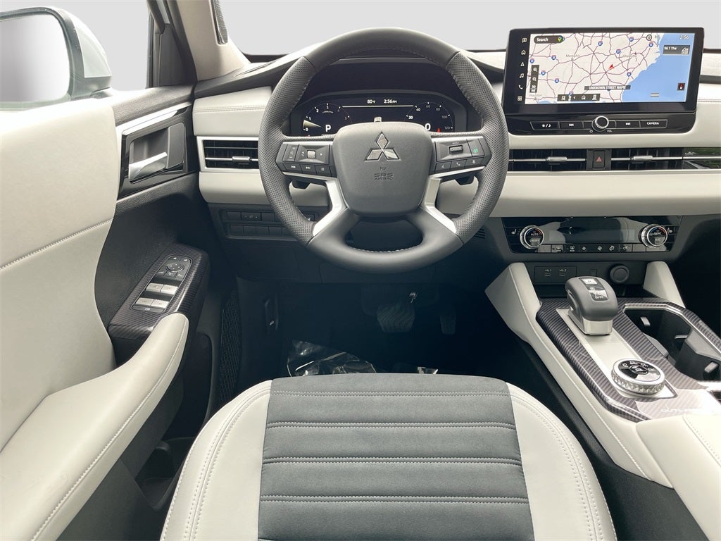 2025 Mitsubishi Outlander SE Tech Pakcage