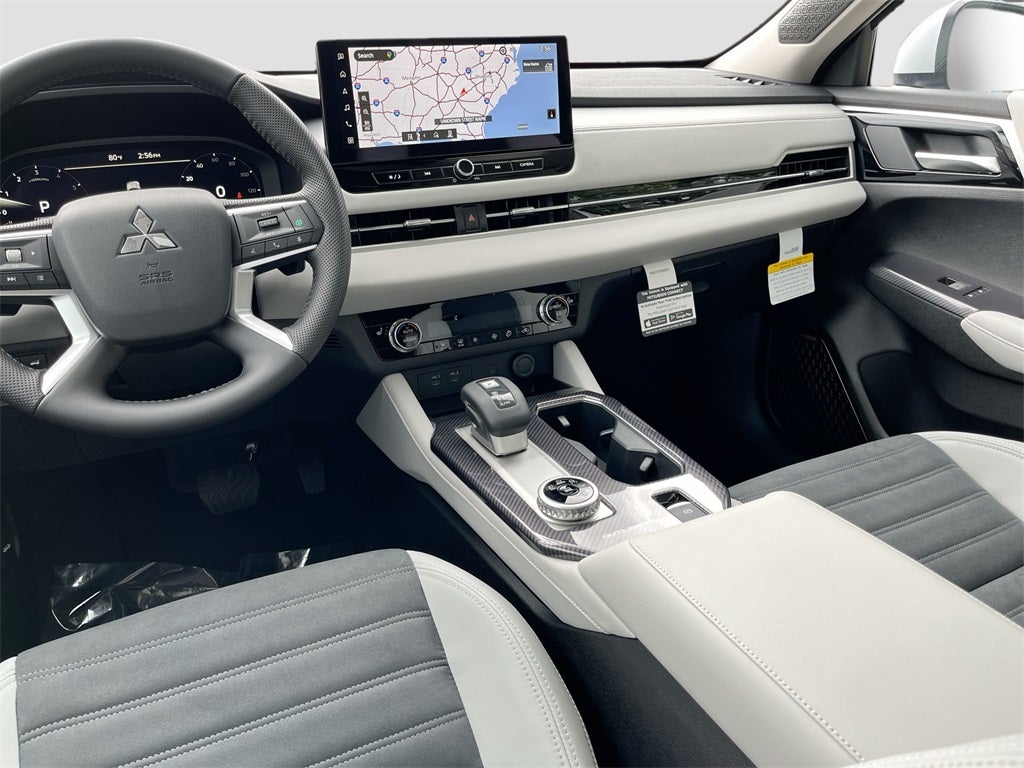 2025 Mitsubishi Outlander SE Tech Pakcage